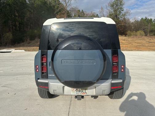 2024 Land Rover Defender 110 P400 S