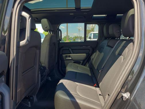 Santorini Black Metallic 2025 Land Rover Defender 110 P300