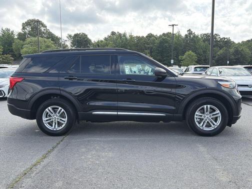 Agate Black Metallic 2023 Ford Explorer XLT