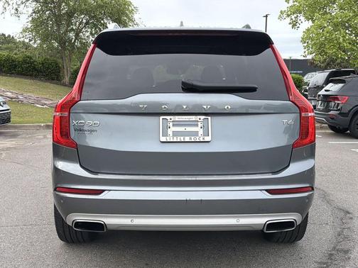 Gray 2018 Volvo XC90 T6 Momentum