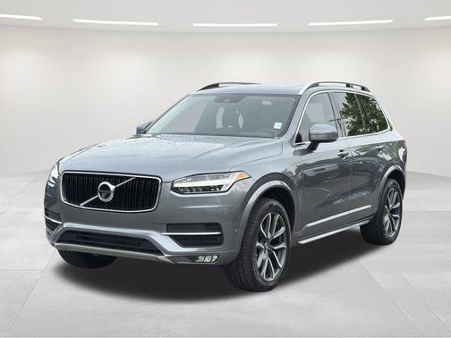 Gray 2018 Volvo XC90 T6 Momentum