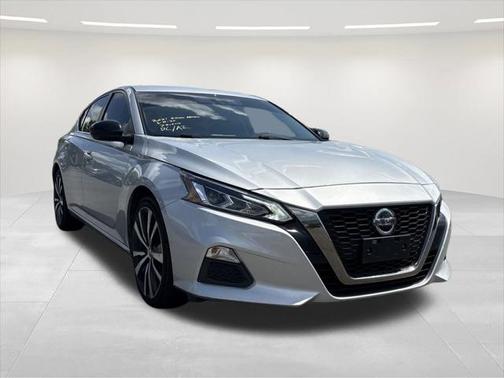 2021 Nissan Altima SR FWD