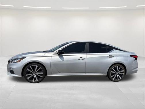 2021 Nissan Altima SR FWD