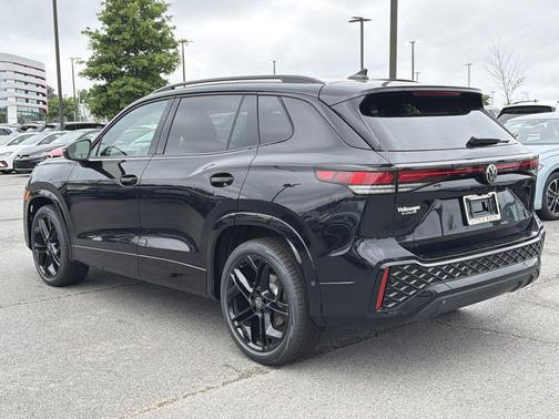 Deep Black Pearl 2026 Volkswagen Tiguan 2.0T SE R-Line Black