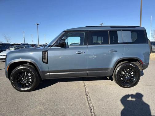 2025 Land Rover Defender 110 P300