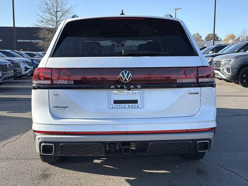 White Pearl 2026 Volkswagen Atlas Peak Edition