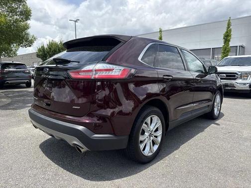 2022 Ford Edge Titanium