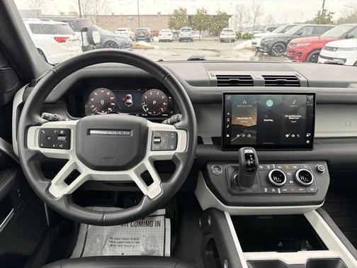 2025 Land Rover Defender 110 P300