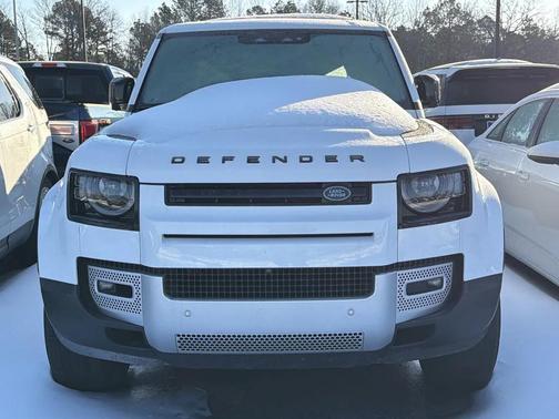 2025 Land Rover Defender 110 P300