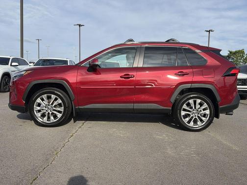 Pearl 2025 Toyota RAV4 XLE Premium