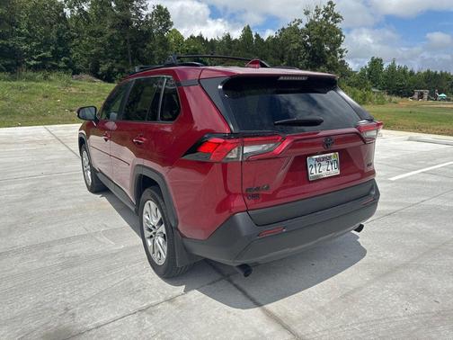 Pearl 2025 Toyota RAV4 XLE Premium
