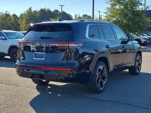 Deep Black Pearl 2027 Volkswagen Atlas SEL Premium R-Line