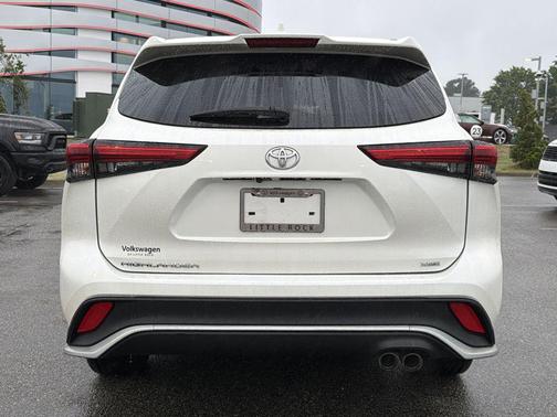 Blizzard Pearl 2021 Toyota Highlander XSE