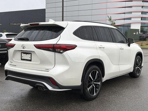 Blizzard Pearl 2021 Toyota Highlander XSE