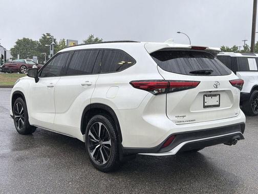 Blizzard Pearl 2021 Toyota Highlander XSE