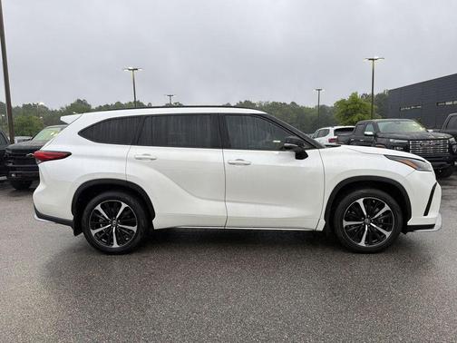 Blizzard Pearl 2021 Toyota Highlander XSE