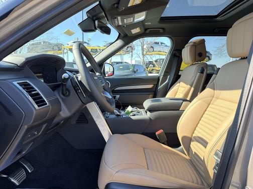 2026 Land Rover Discovery Dynamic SE