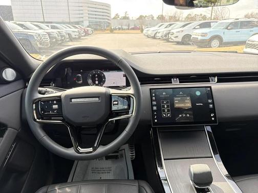 2025 Land Rover Range Rover Evoque Dynamic SE