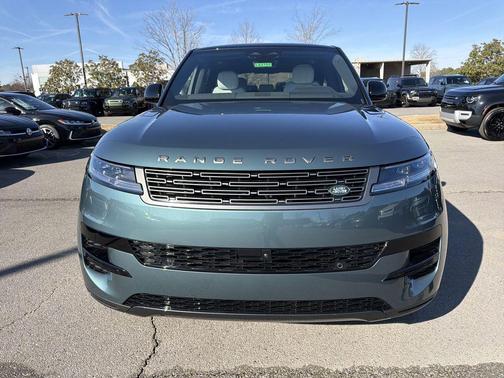 2026 Land Rover Range Rover Sport SE
