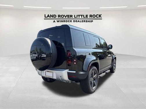 2025 Land Rover Defender 110 P300