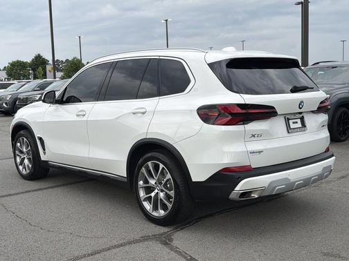 Alpine White 2024 BMW X5 xDrive40i