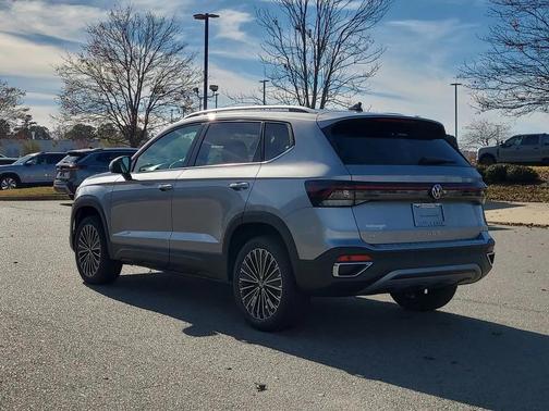 2026 Volkswagen Taos SE