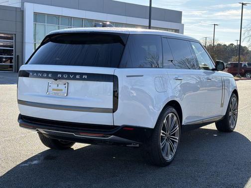 2026 Land Rover Range Rover P530 SE 7 Seat