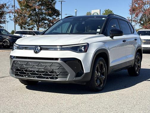 2025 Volkswagen Taos 1.5T SE Black