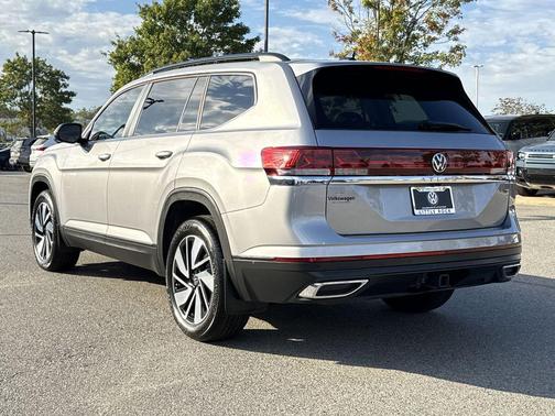 2025 Volkswagen Atlas 2.0T SE w/Technology 4MOTION