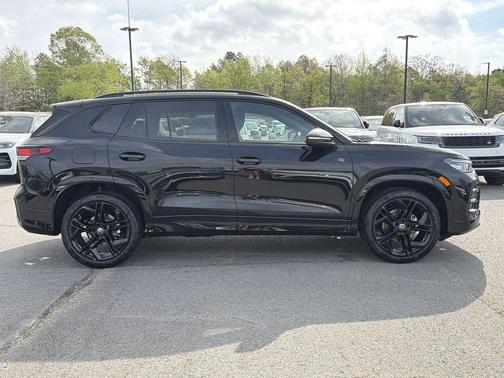 deep black pearl 2026 Volkswagen Tiguan 2.0T SE R-Line Black