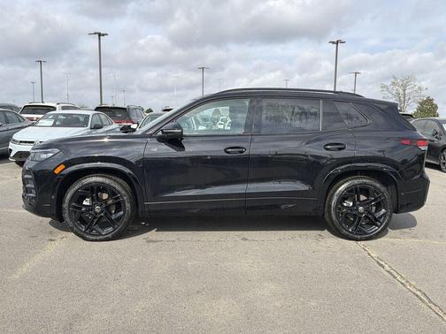 deep black pearl 2026 Volkswagen Tiguan 2.0T SE R-Line Black