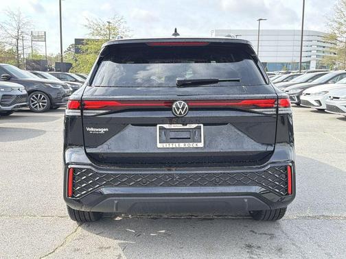 deep black pearl 2026 Volkswagen Tiguan 2.0T SE R-Line Black