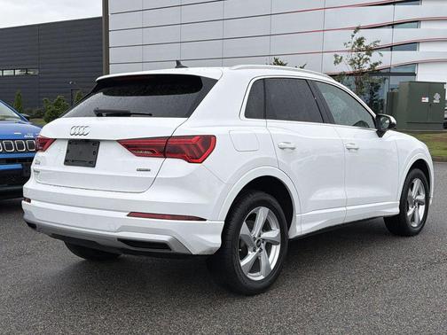 Ibis White 2021 Audi Q3 40 Premium