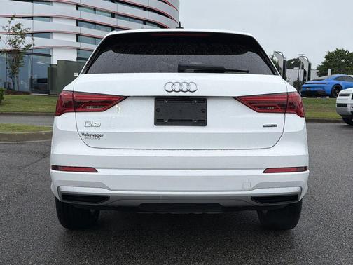 Ibis White 2021 Audi Q3 40 Premium