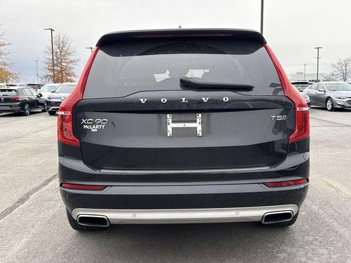 2021 Volvo XC90 T5 Momentum