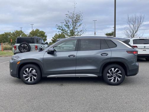 2025 Volkswagen Tiguan 2.0T S