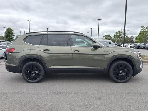 avocado green pearl 2026 Volkswagen Atlas 2.0T SE w/Technology