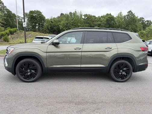 avocado green pearl 2026 Volkswagen Atlas 2.0T SE w/Technology