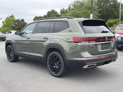 avocado green pearl 2026 Volkswagen Atlas 2.0T SE w/Technology