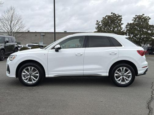 2025 Audi Q3 Premium 45 TFSI S line quattro Tiptronic