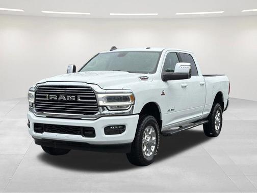 Bright White Clearcoat 2024 RAM 2500 Laramie Crew Cab 4x4 6'4' Box