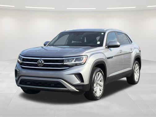 Silver Metallic 2021 Volkswagen Atlas Cross Sport 2.0T SE w/Technology 4MOTION