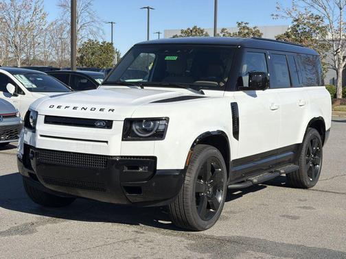 Fuji White 2026 Land Rover Defender P400 X-Dynamic SE