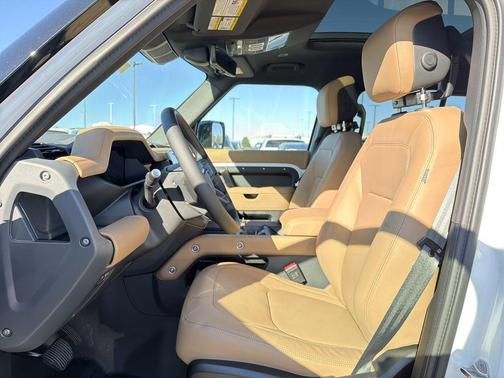 Fuji White 2026 Land Rover Defender P400 X-Dynamic SE