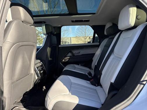 2024 Land Rover Range Rover Sport SE