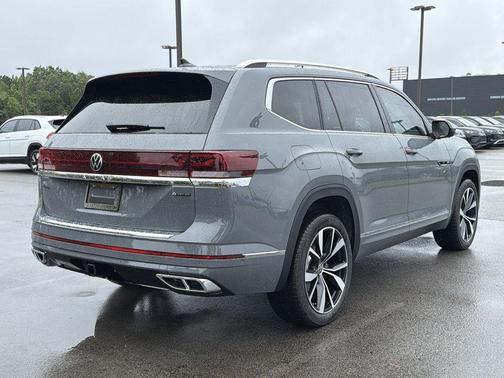 Pure Gray 2026 Volkswagen Atlas 2.0T SEL Premium R-Line 4MOTION