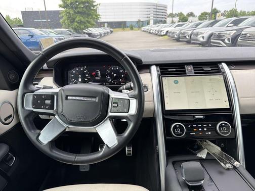 Grey 2022 Land Rover Discovery P360 HSE R-Dynamic