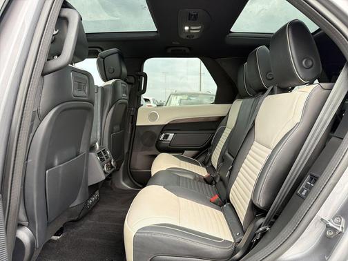Grey 2022 Land Rover Discovery P360 HSE R-Dynamic