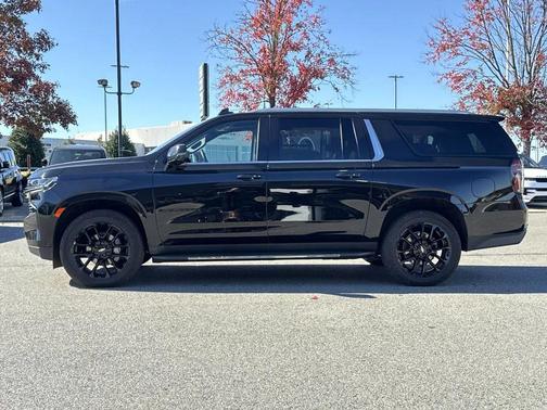 2022 Chevrolet Suburban LT