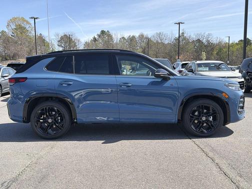 Blue 2026 Volkswagen Tiguan 2.0T SE R-Line Black
